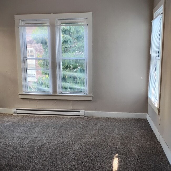 Building Photo - 217 Perrin Ave