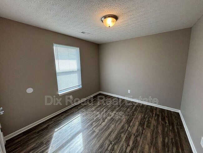 Building Photo - 209 Wexford Dr