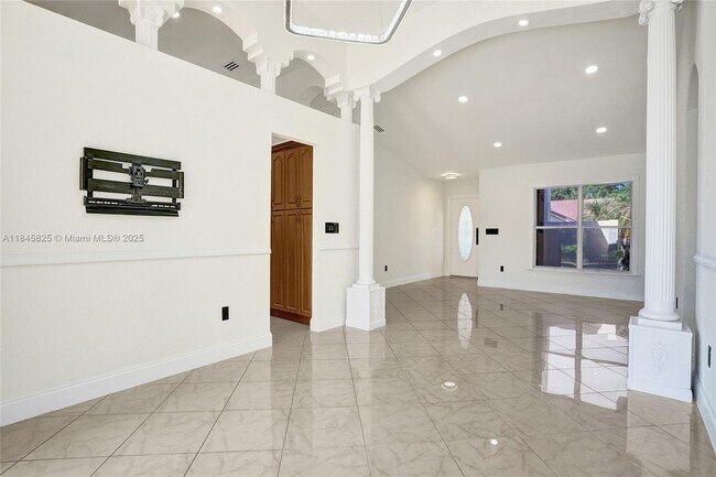 Building Photo - 5421 Hawkes Bluff Ave