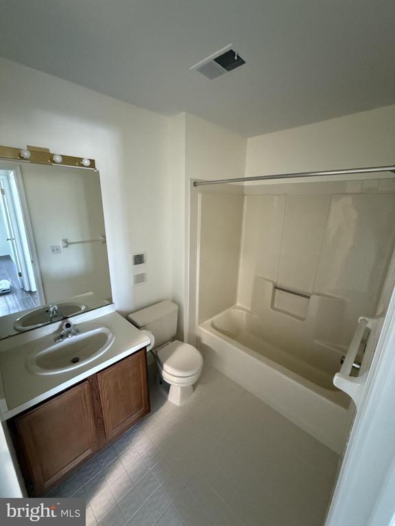 Building Photo - 405 Pritchard Pl