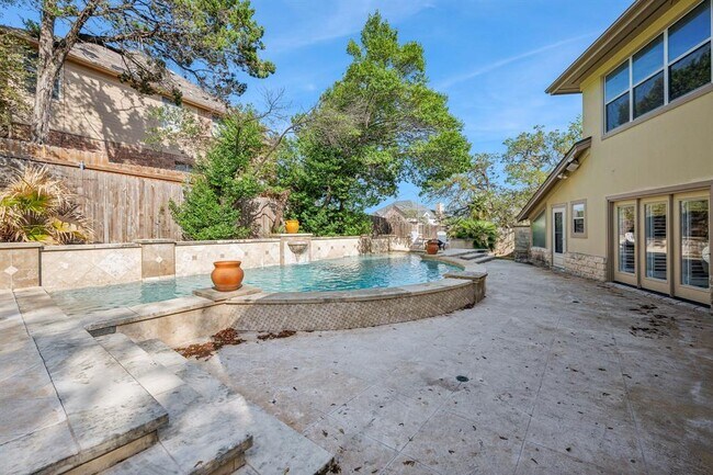 Building Photo - 9907 Spicewood Mesa