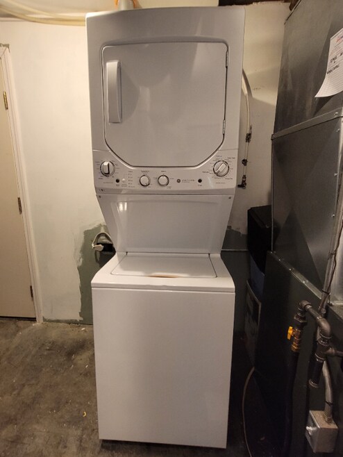 Building Photo - N96W16350 County Line Rd