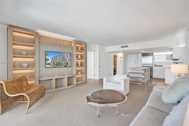 Building Photo - 102 NE 24th St