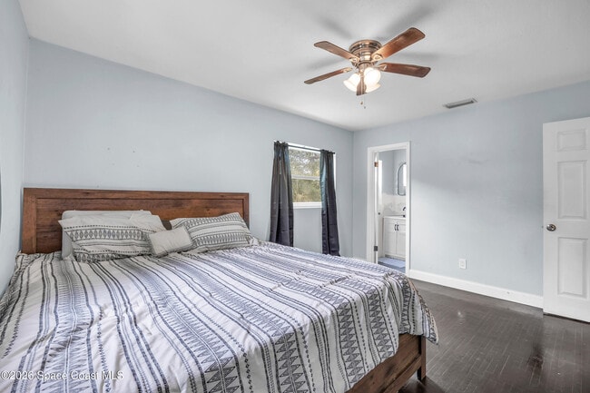 Building Photo - 1306 S Lakemont Dr