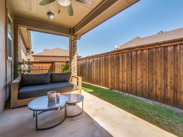 Building Photo - 915 Enchanted Wood Dr