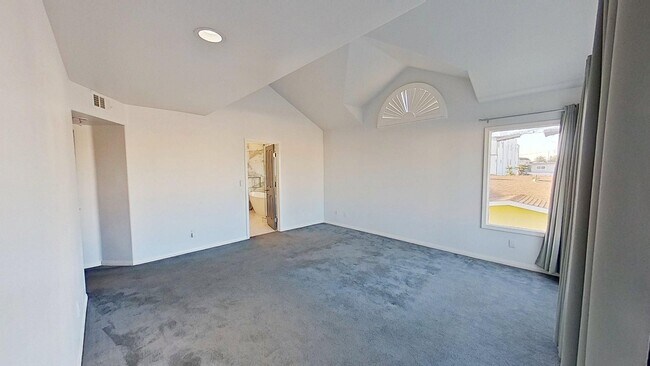 Building Photo - 16917 10th St