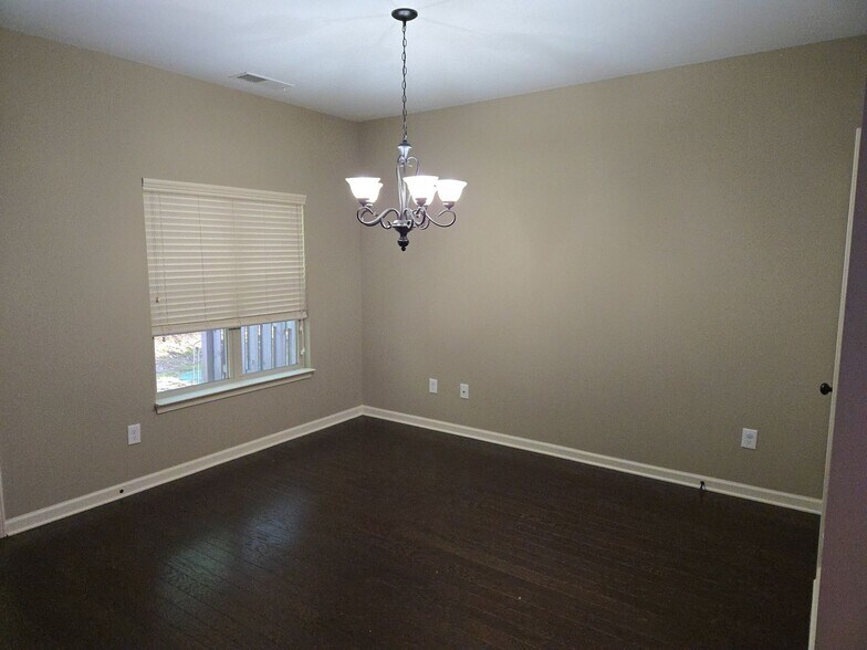 Building Photo - 163 Sunset Ln