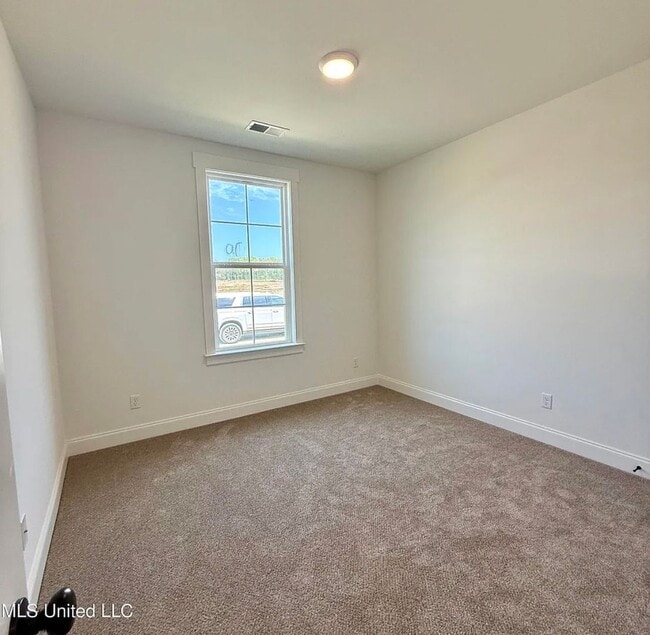 Building Photo - 607 Sunflower St