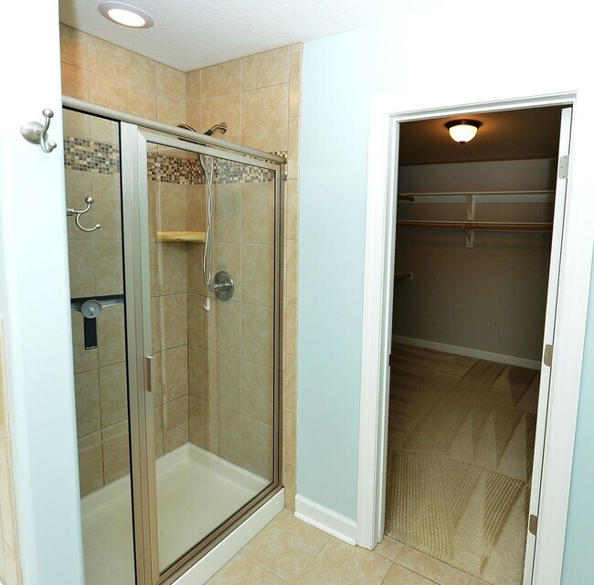 Building Photo - Just a few miles from NOB Navy Base and Ba...