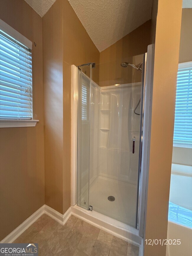 Building Photo - 460 Camella Cir