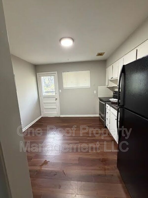 Building Photo - 636 N 31 St