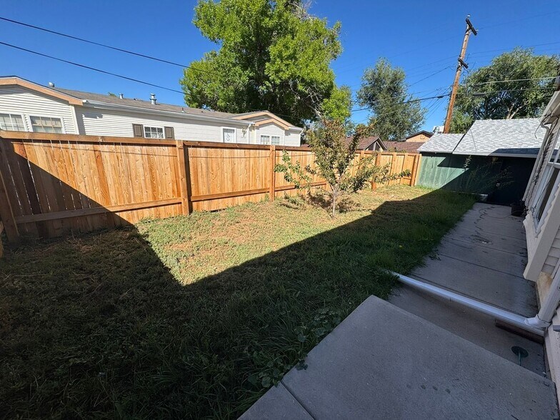 Building Photo - 1406 Winona Ct