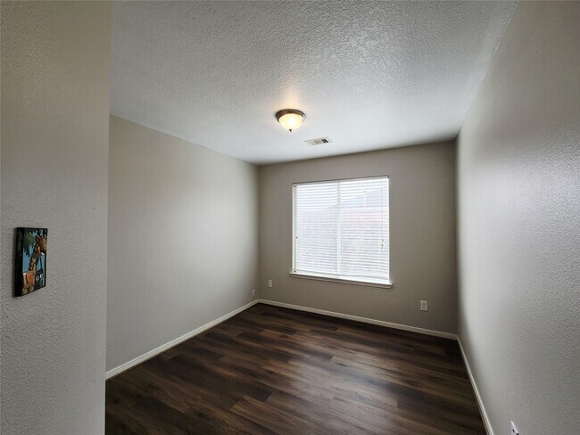 Building Photo - 4075 Mossy Spring Ln