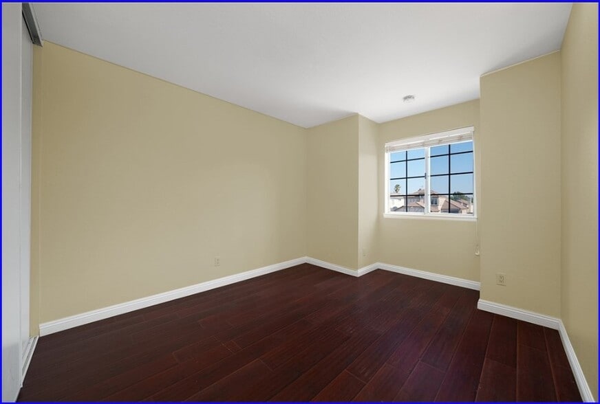 Bdrm - 11076 Brentwood Dr