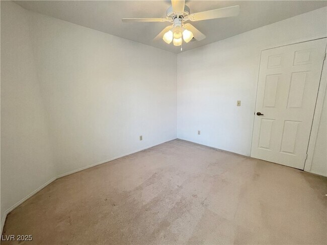 Building Photo - 420 Crater Ct