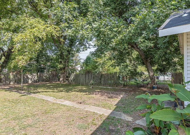 Building Photo - 666 E Gage Ave