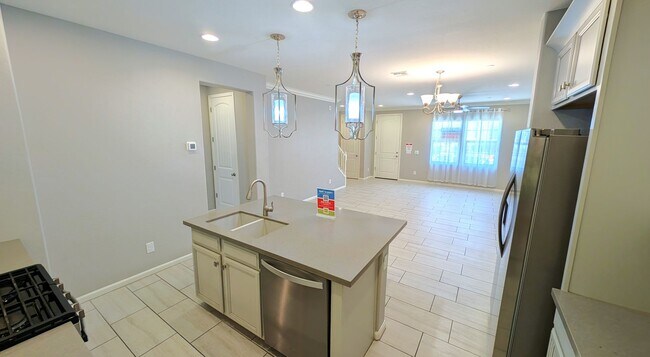 Building Photo - 3 Bedroom Condo in the Siena Community Near S Dobson Rd and W Queen Creek Rd!
