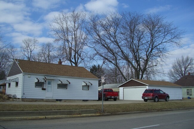 Building Photo - 202 Hessel Blvd