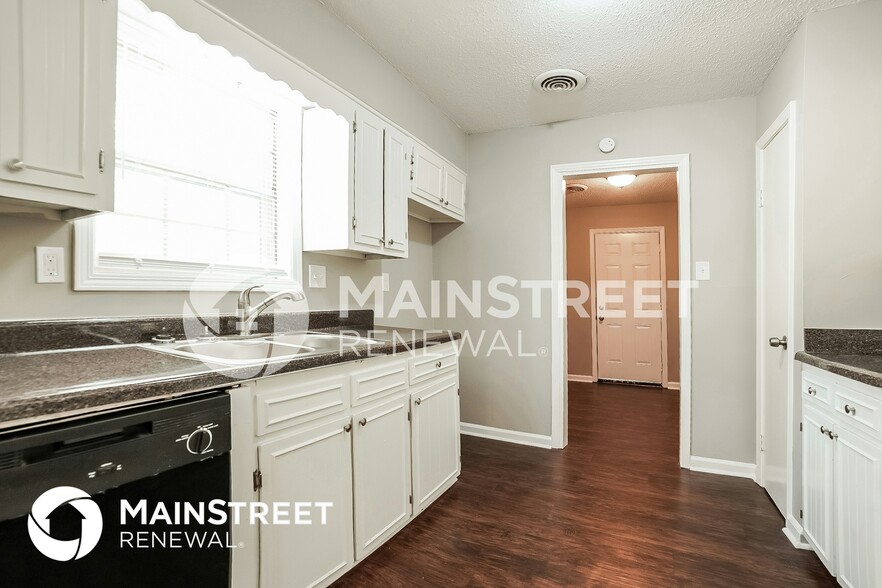 Building Photo - 8347 Bridgewood Dr