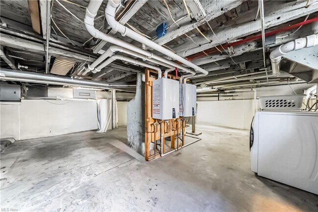 Building Photo - 1478 Winchester Ave