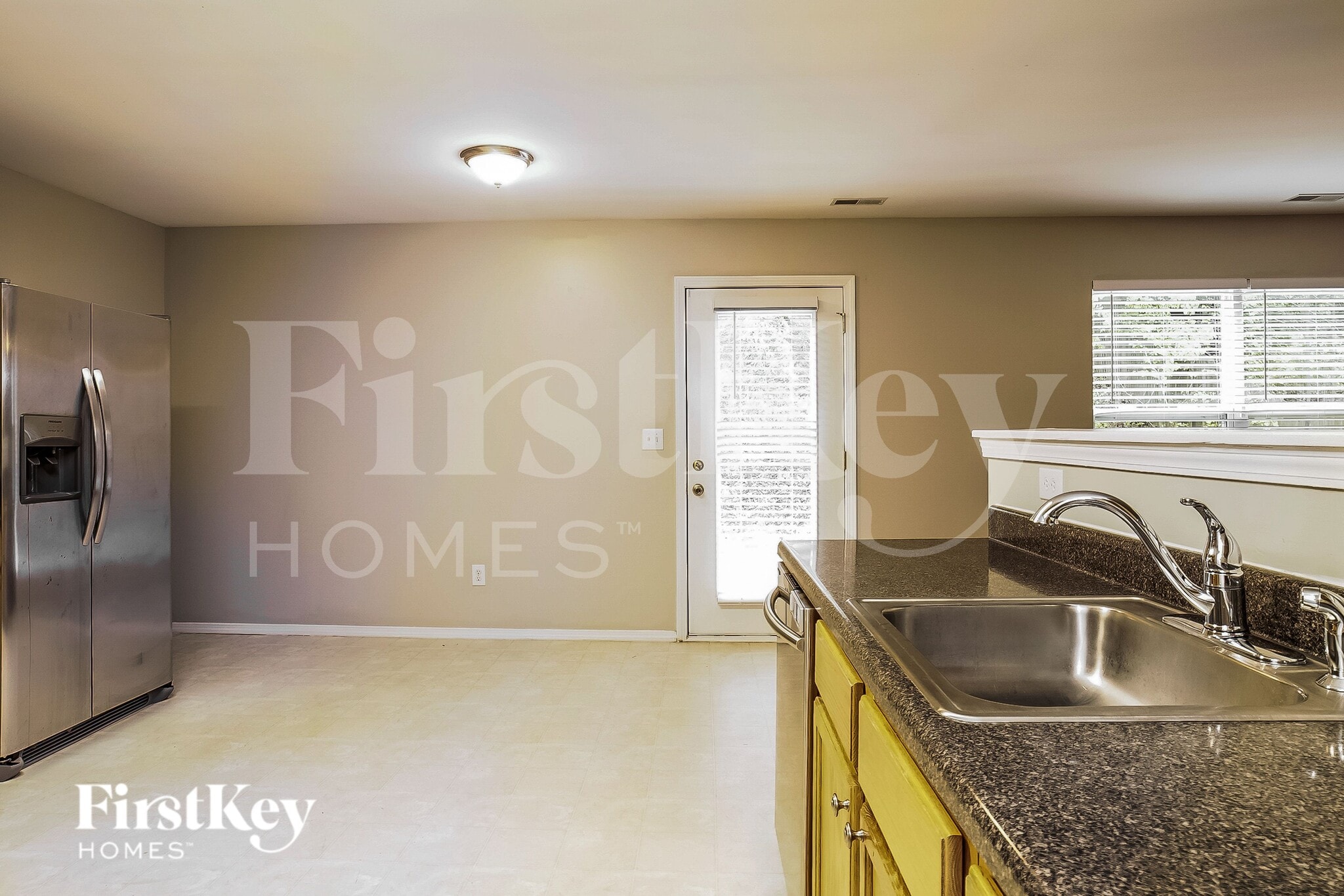 Building Photo - 500 Martha Ct