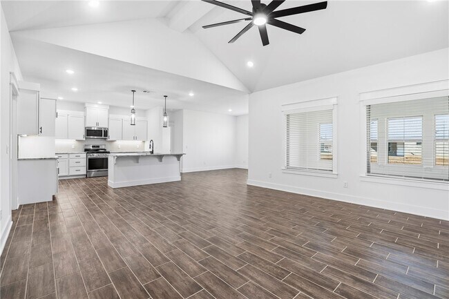 Building Photo - 87 N Banner Ave