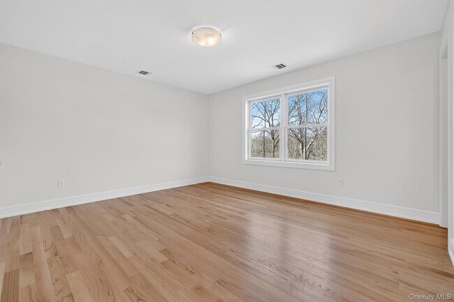 Building Photo - 2216 Crompond Rd