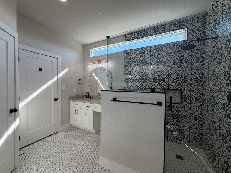 Building Photo - 343 Porter St