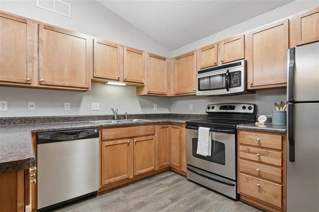 Building Photo - New Listing - 2 Bedroom, 2 Bath Condo in North Liberty