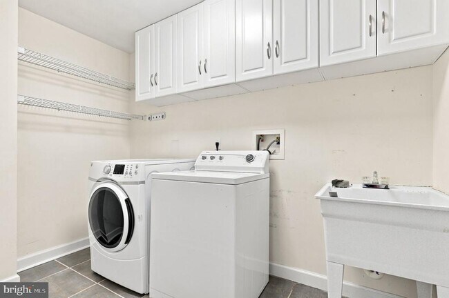 Building Photo - 10717 Bentley Ln