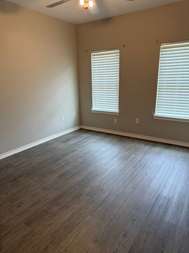 Building Photo - 2200 Woodgrove Lane