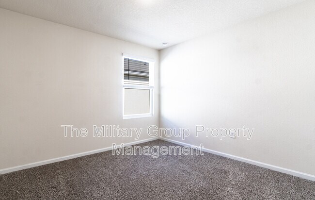 Building Photo - 15668 Strawberry Roan Ct