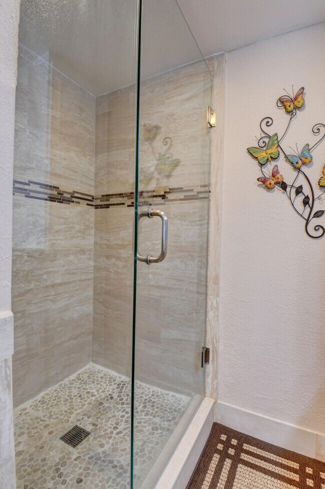 Building Photo - 19 Royal Palm Way