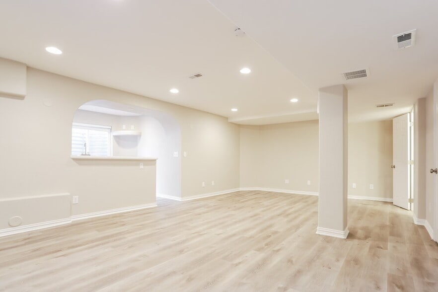 Building Photo - 2876 S Tower Way