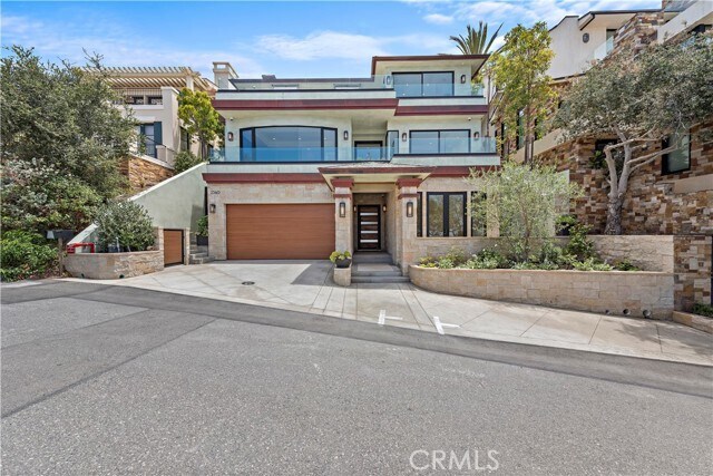 Building Photo - 2340 Crestview Dr