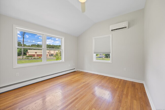 Building Photo - 159 E Johnson Ave