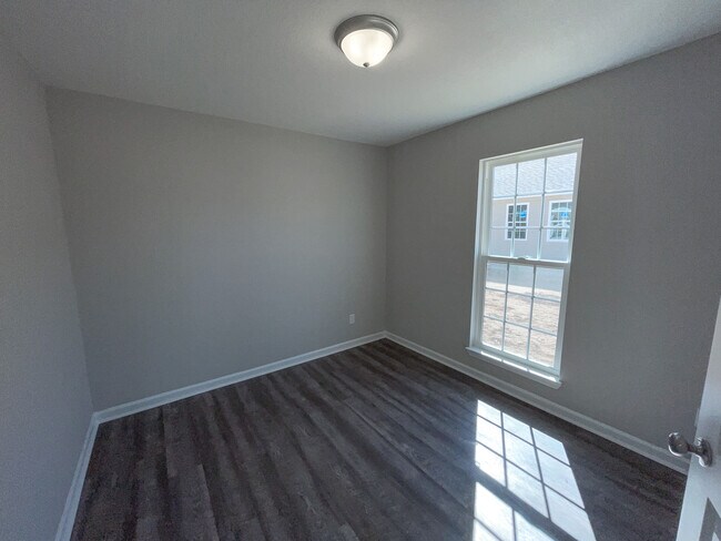 Building Photo - 354 S Bridgeport Dr