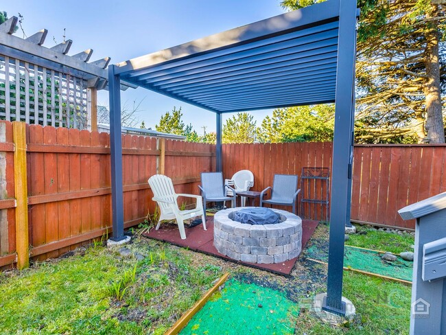 Building Photo - 416 N Downing St