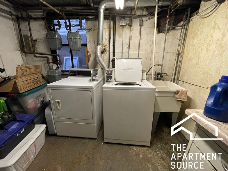 Building Photo - 3052 W George St