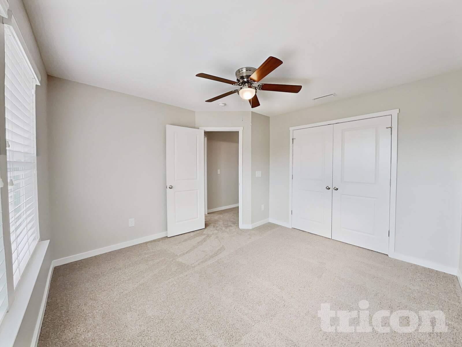 Building Photo - 513 Soaring St