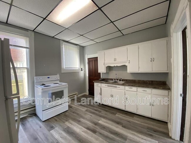 Building Photo - 121 Gilbert Ave