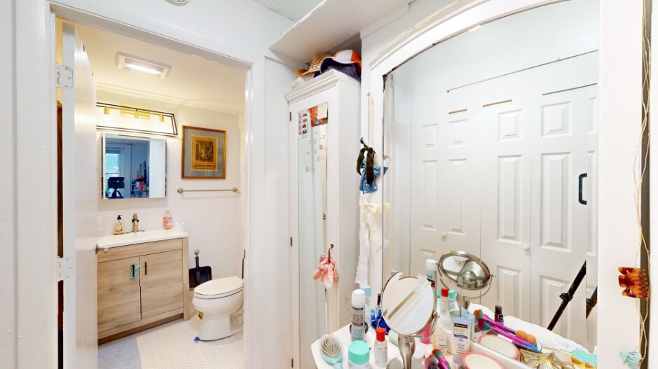 Building Photo - 482 Beacon St