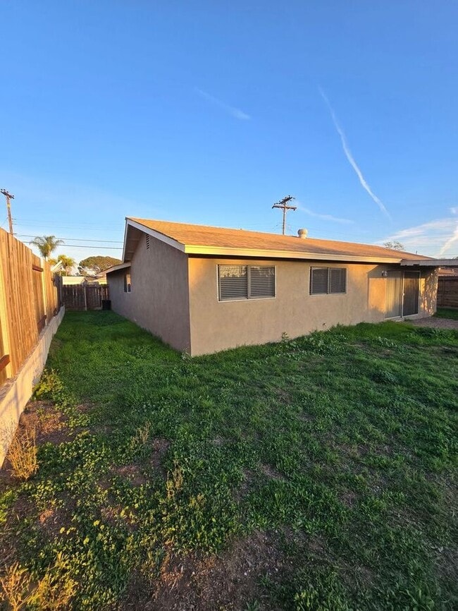 Building Photo - Gorgeous remodeled 3BR / 2BA house with a large yard available in Clairemont