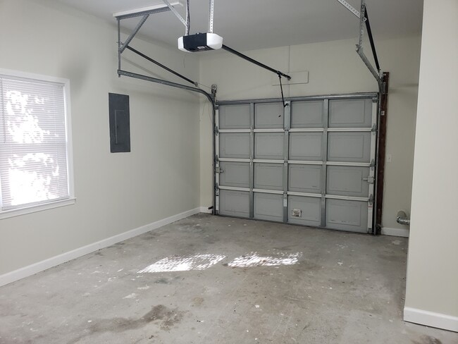 Building Photo - 529 Palmer Dr