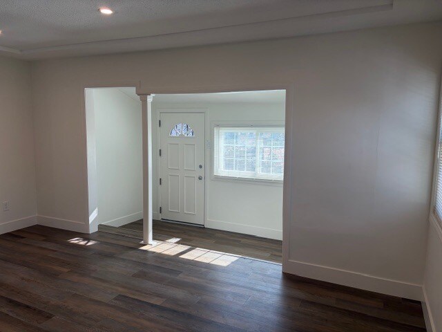 Building Photo - 4131 W 107th St