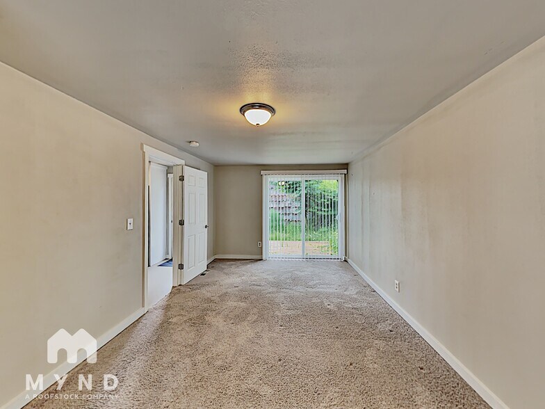 Building Photo - 30548 5th Ave SW