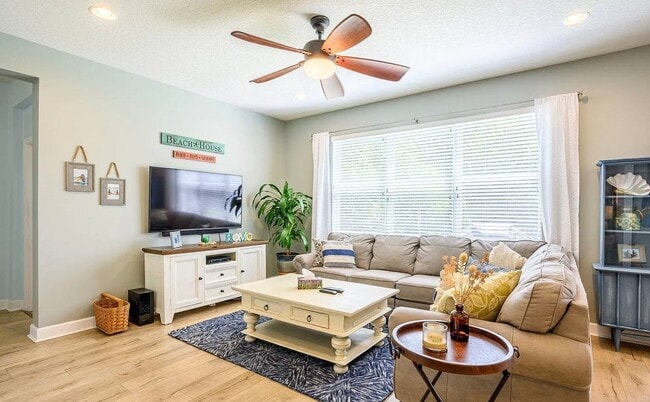 Building Photo - 617 Champion Ridge Dr