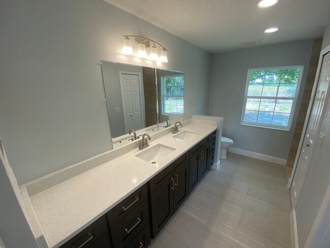 Building Photo - Beautiful, Newer Constructed, Unfurnished, Family Friendly, ANNUAL LEASE In Summerfield
