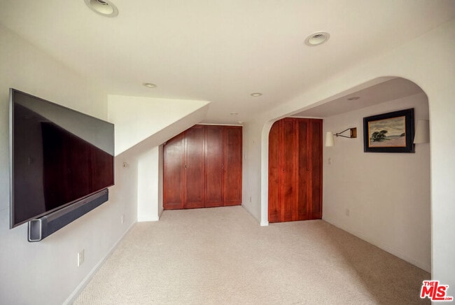 Building Photo - 8515 Ridpath Dr