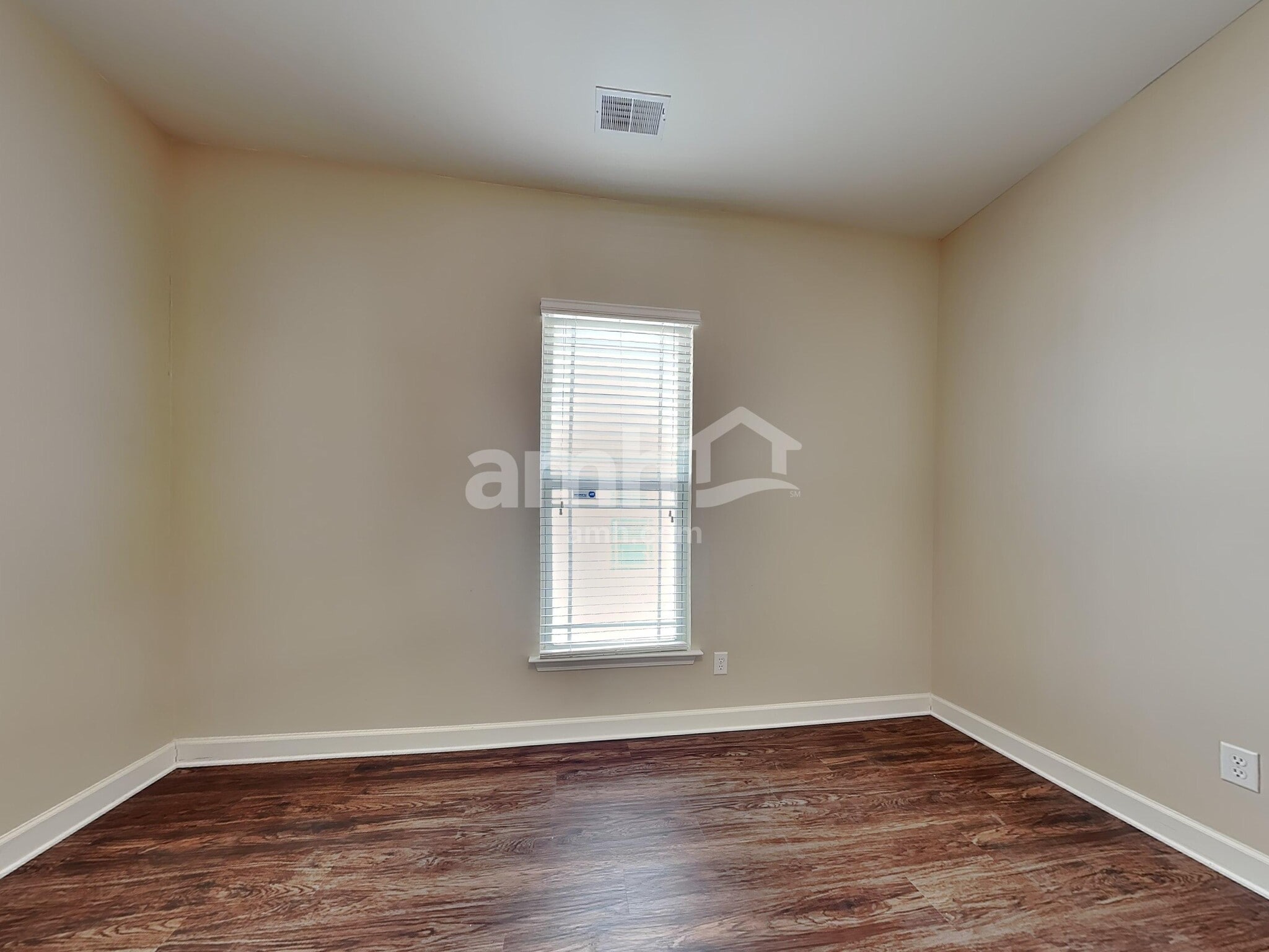 Building Photo - 24 Chapel Lk N